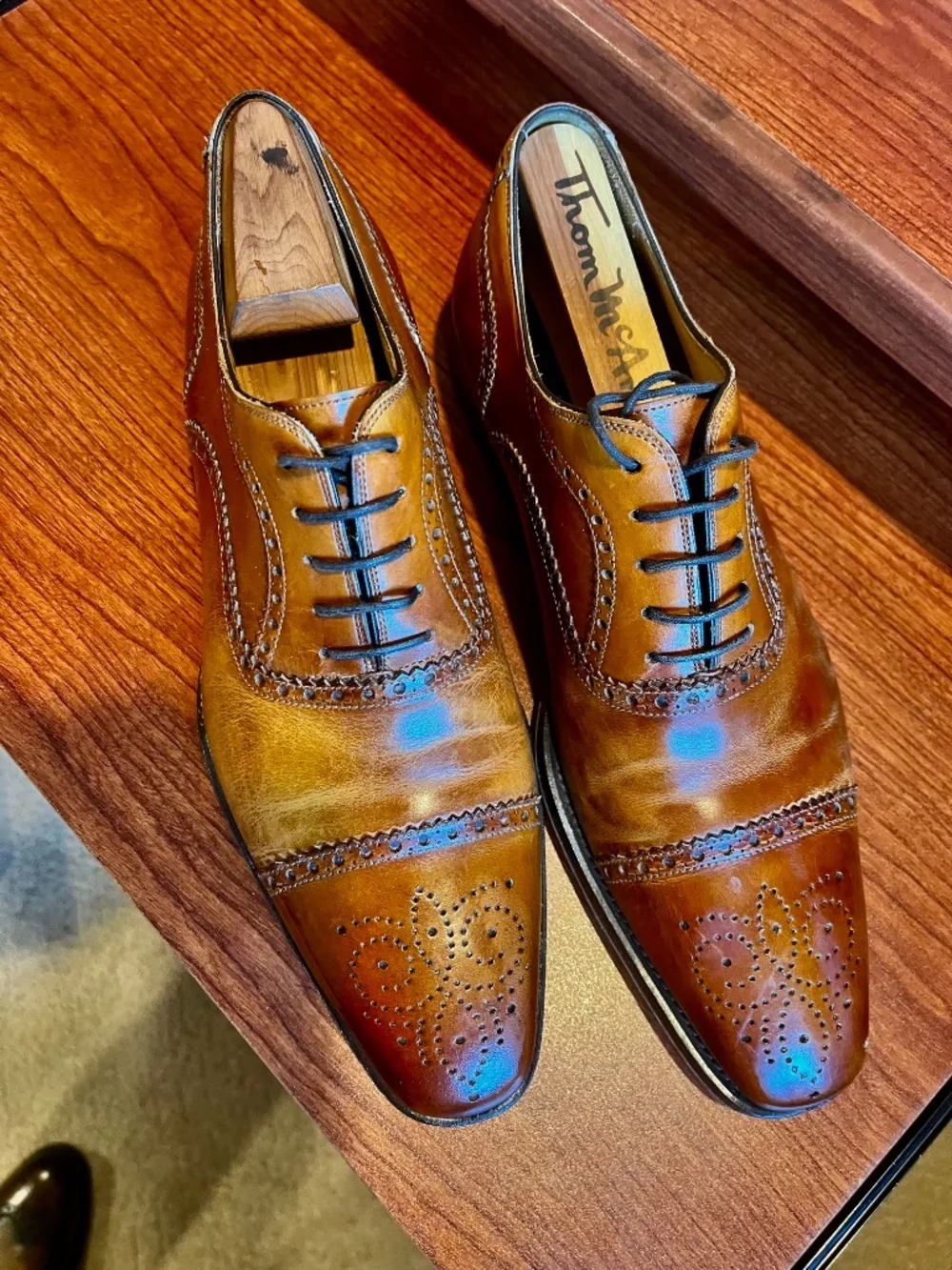 Tan Magnannl cap toe size 9M